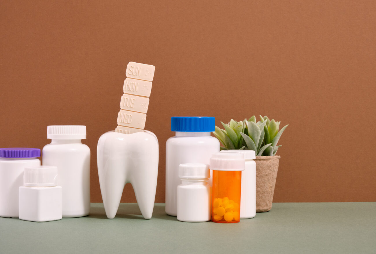 treatment of diseases of the oral cavity pills and vitamins