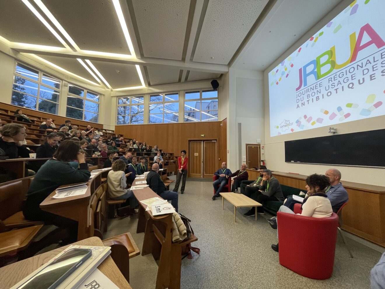 antibioest jrbua photo assemblee 