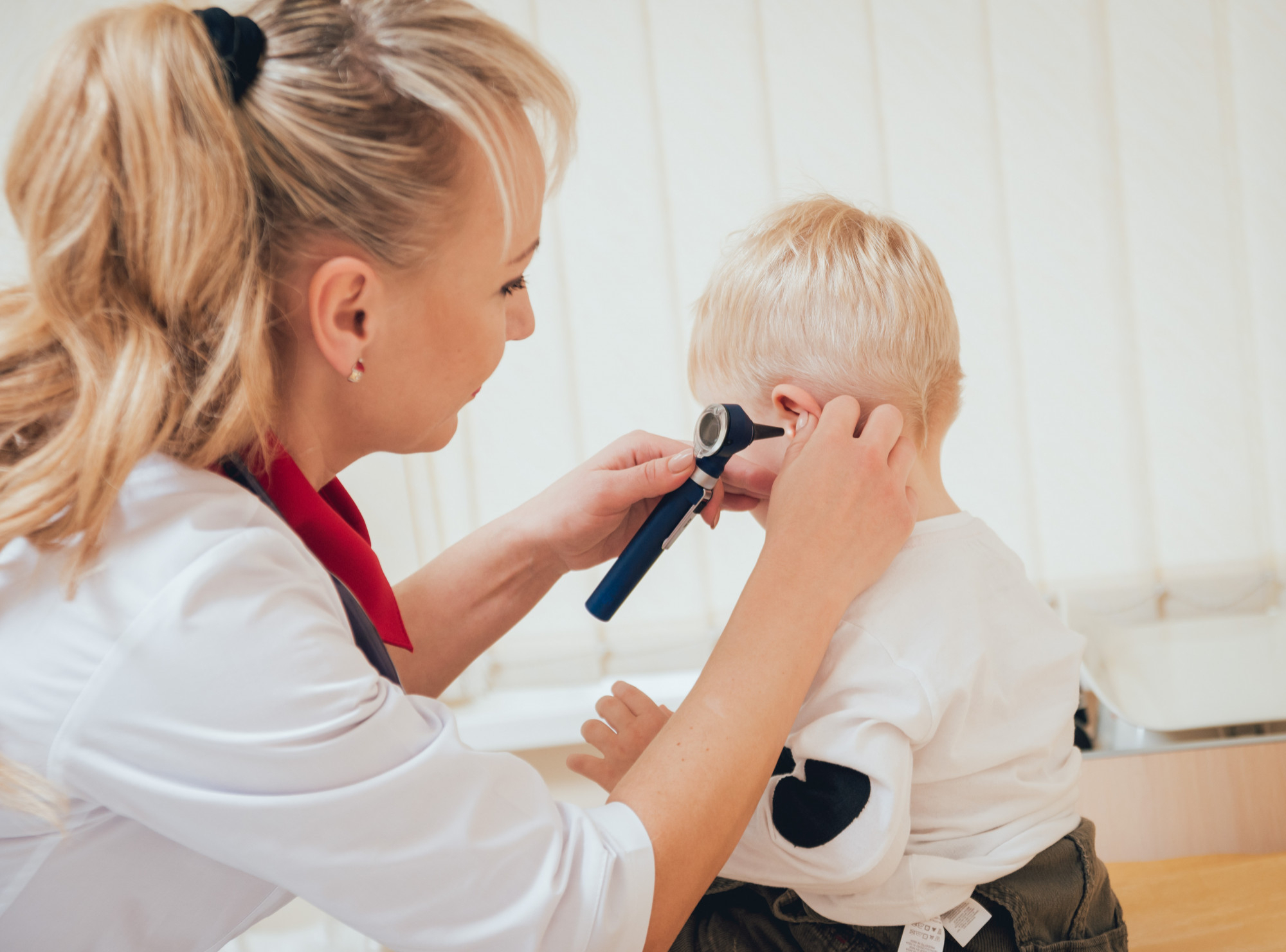 antibioest nl garcon auscultation médecin 